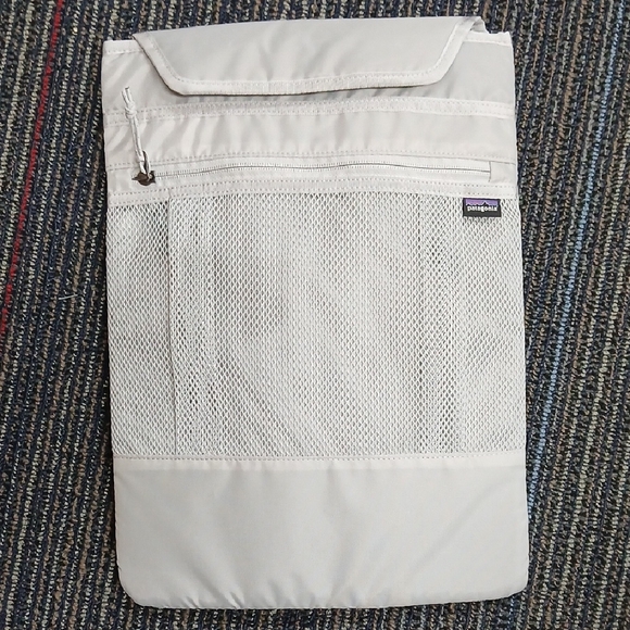 NWOT Patagonia Refugio Padded Laptop Tablet Sleeve - Picture 2 of 6